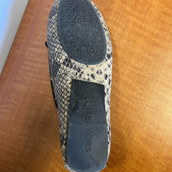 SOLD Michael Kors Loafers - Picture 4 of 6